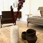 Cosy, Spacious, And דירה