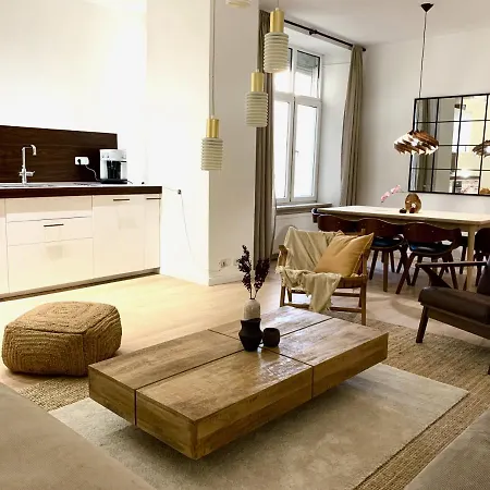 Cosy, Spacious, And Apartment Berlin