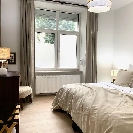 Cosy, Spacious, And Apartment Berlin