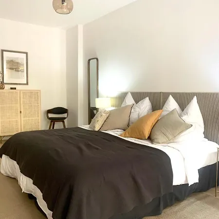 Cosy, Spacious, And Apartman Berlin