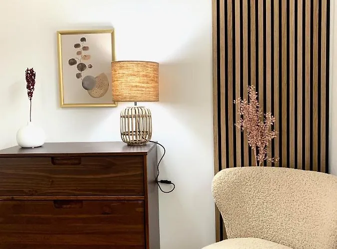 아파트 Cosy, Spacious, And *