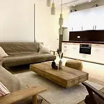 아파트 Cosy, Spacious, And
