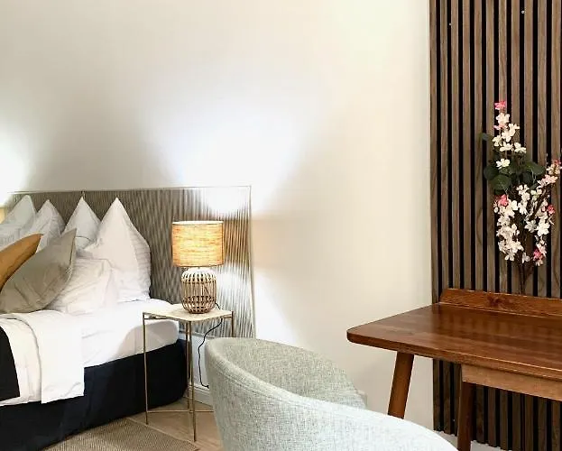 Cosy, Spacious, And Apartman *